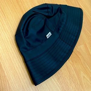 Rains bucket hat